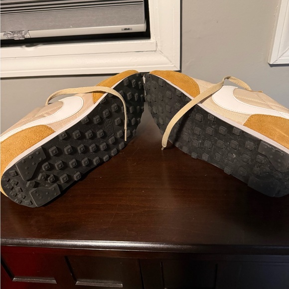NIKE:Beige & Mustard Sneakers - Picture 3 of 3
